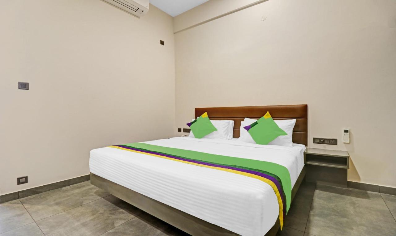 Treebo Grand Vistara Airport Suites Kochi Εξωτερικό φωτογραφία